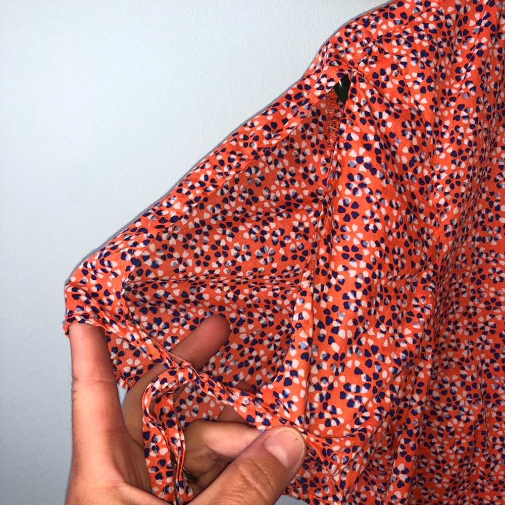 Talbots Short Sleeve with opening and tie - Picture 4 of 5